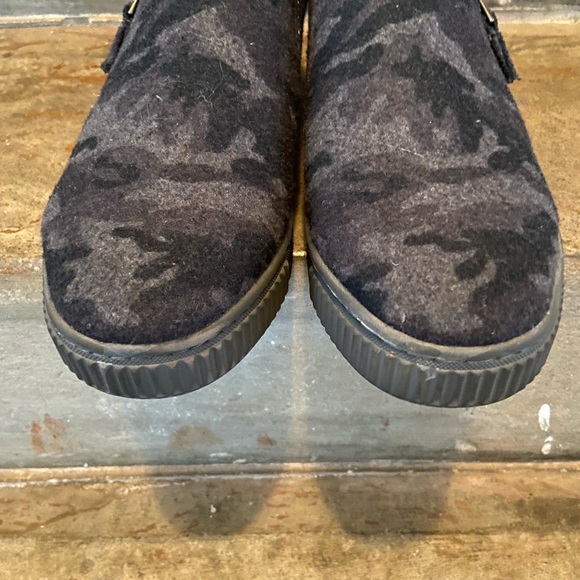 SOUL Naturalizer Black Camouflage Sneakers - Picture 4 of 8